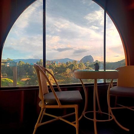 Отель Glamping The Mountain Гуатапе Экстерьер фото