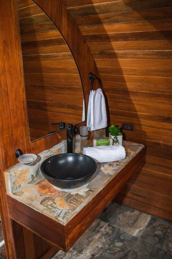 Отель Glamping The Mountain Гуатапе Экстерьер фото