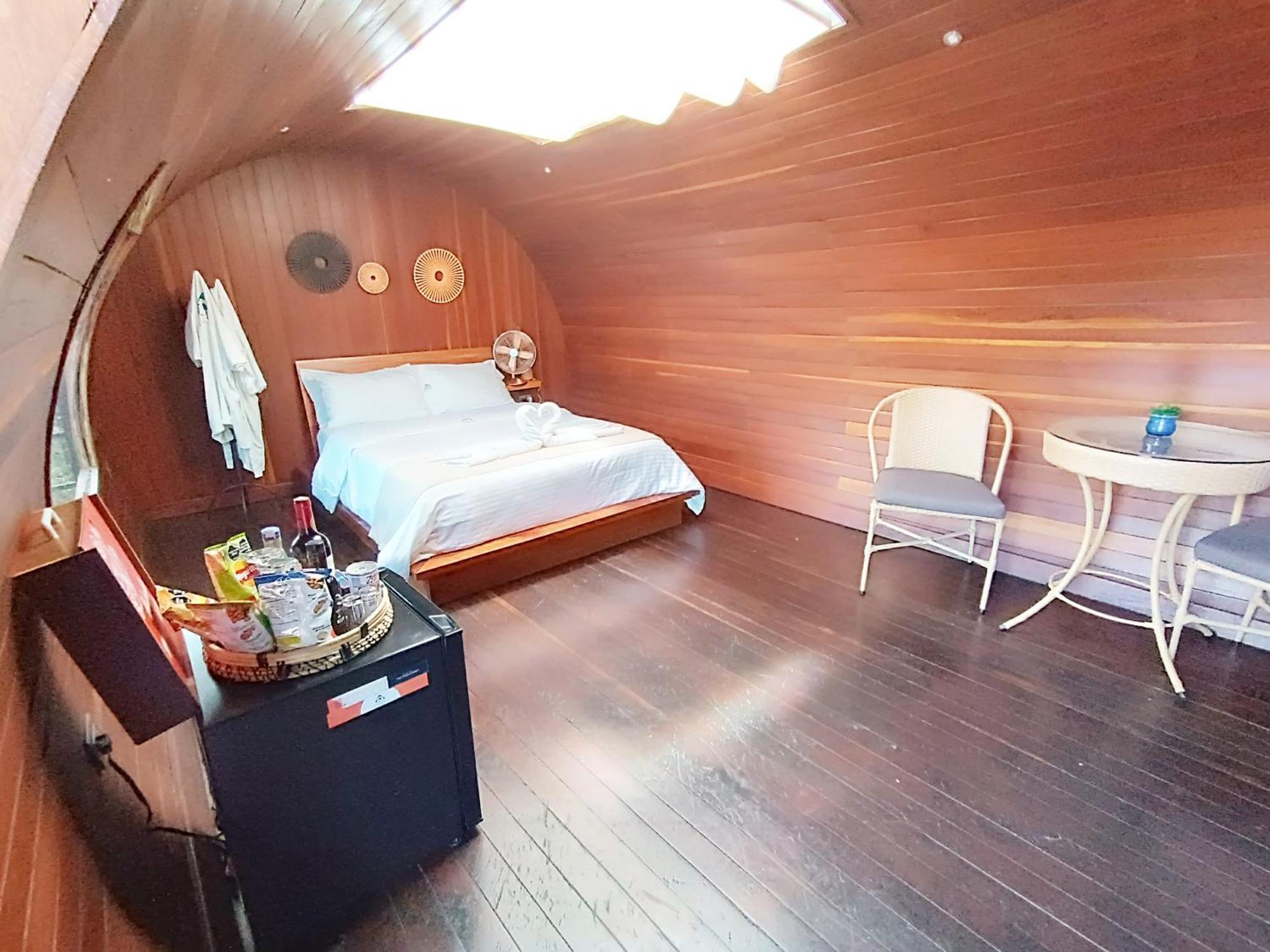 Отель Glamping The Mountain Гуатапе Экстерьер фото
