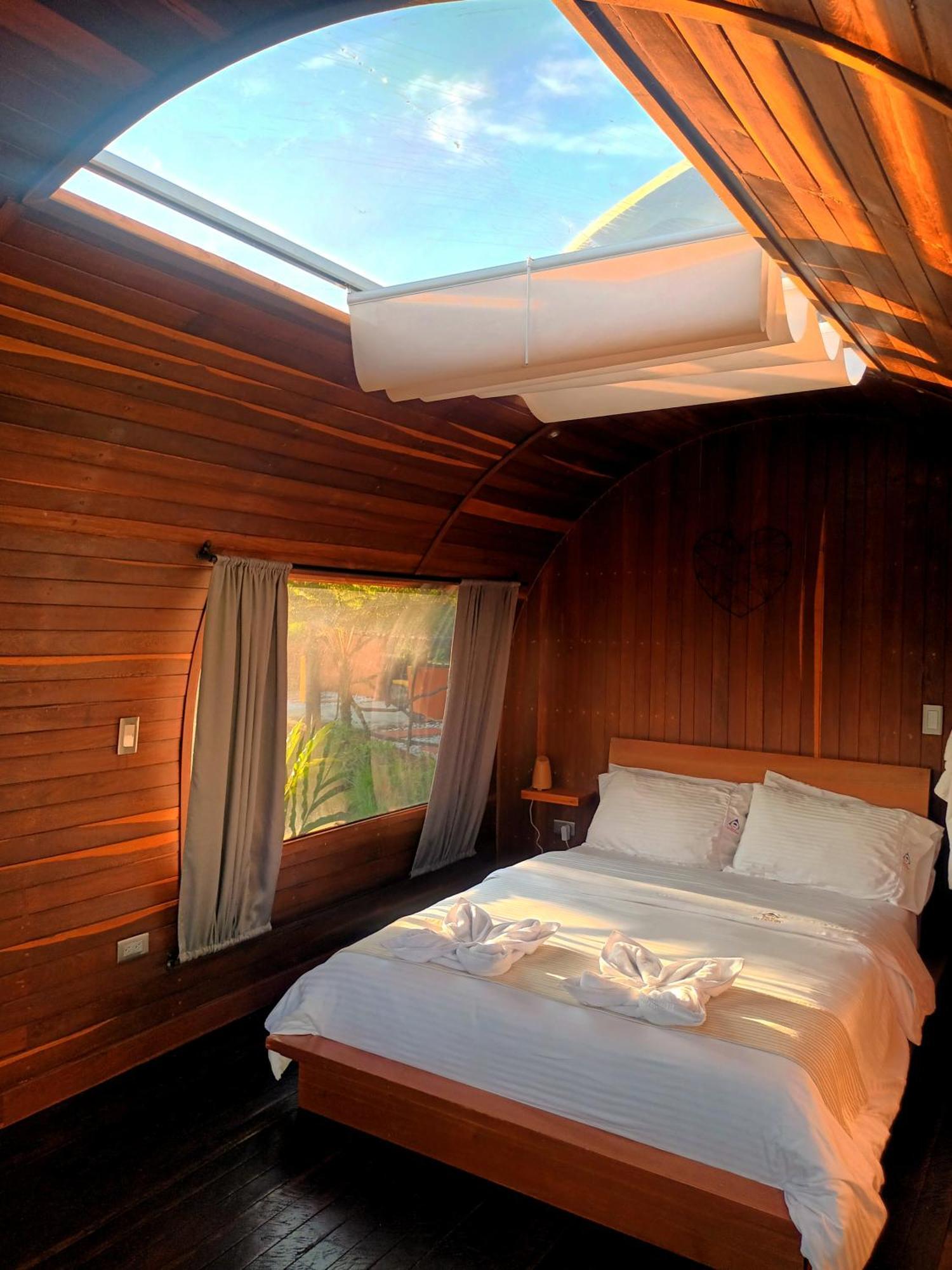 Отель Glamping The Mountain Гуатапе Экстерьер фото