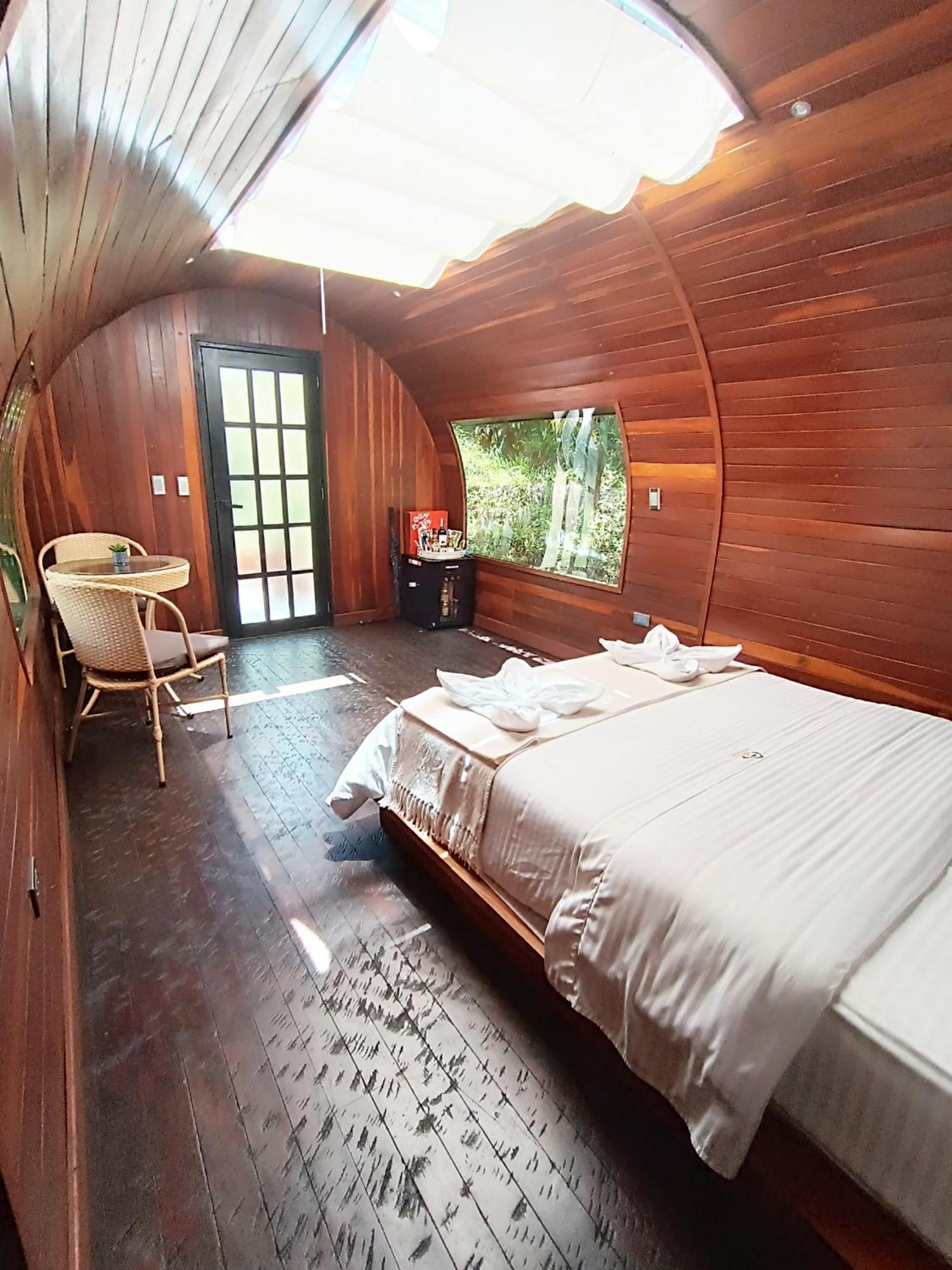 Отель Glamping The Mountain Гуатапе Экстерьер фото